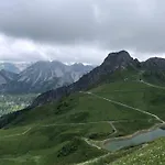 아파트 Groot In Met Prachtig Uitzicht 3*