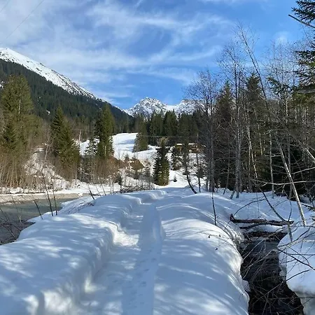Groot In Met Prachtig Uitzicht Mittelberg